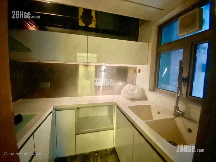 Harbour Green Sell 3 Bedrooms 541 ft² Harbour Green Sell 3 Bedrooms 541 ft²