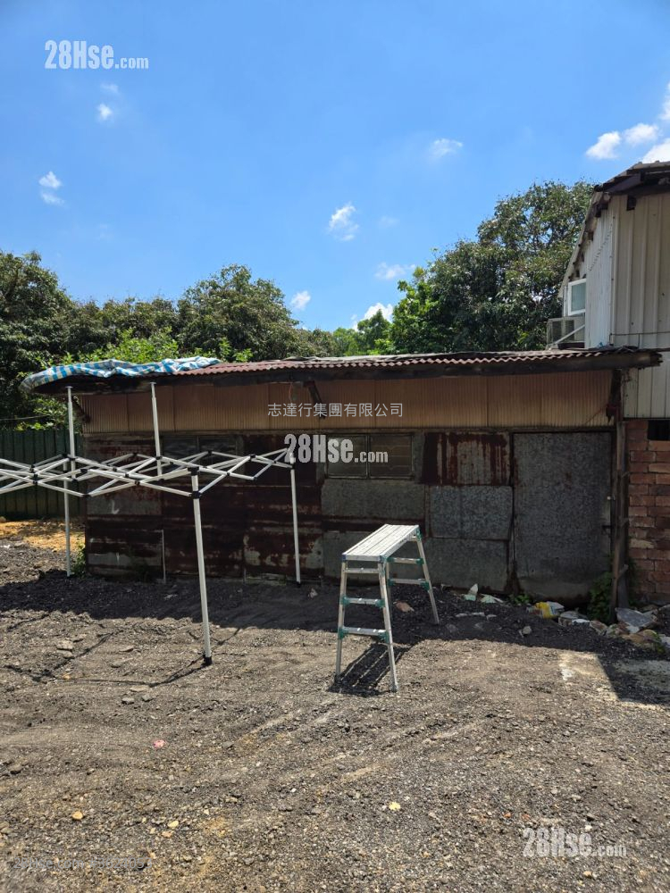 Land Rental 7,800 ft² Land Rental 7,800 ft²