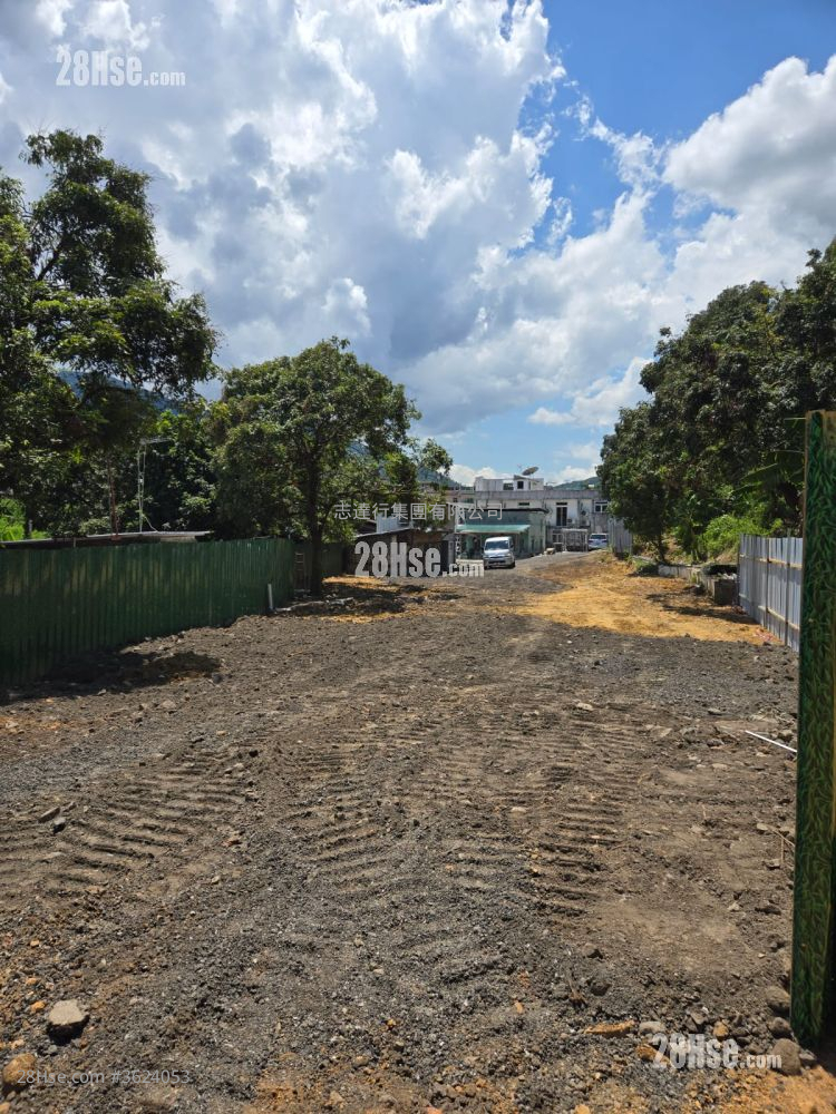 Land Rental 7,800 ft² Land Rental 7,800 ft²