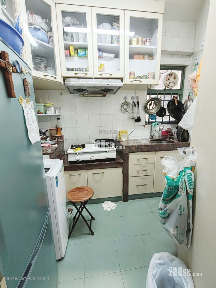 浪翠園 售盤 2 房 , 1 浴室 454 平方呎 浪翠園 售盤 2 房 , 1 浴室 454 平方呎