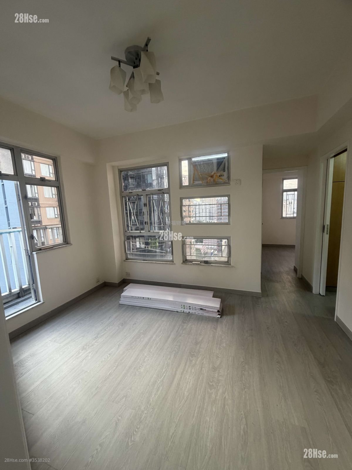 Lee Ga Building Sell 2 Bedrooms , 1 Bathroom 375 ft²