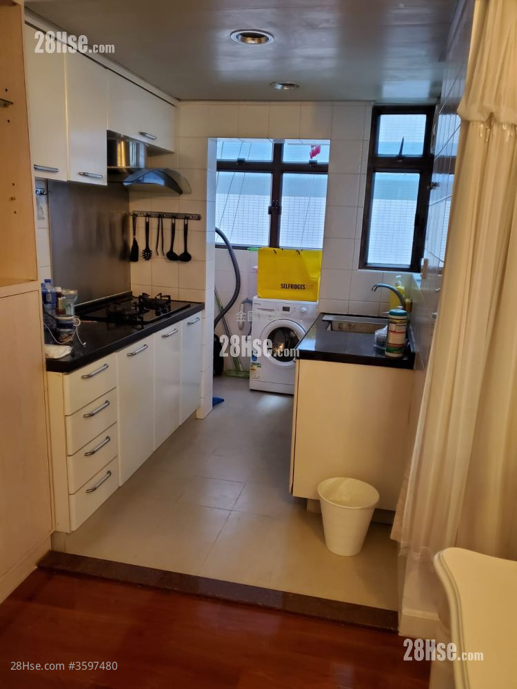 海信大廈 租盤 3 房 , 1 浴室 596 平方呎