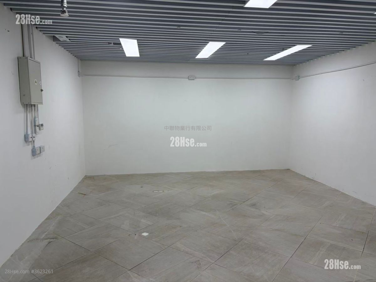 Kings Wing Plaza Rental 533 ft² Kings Wing Plaza Rental 533 ft²