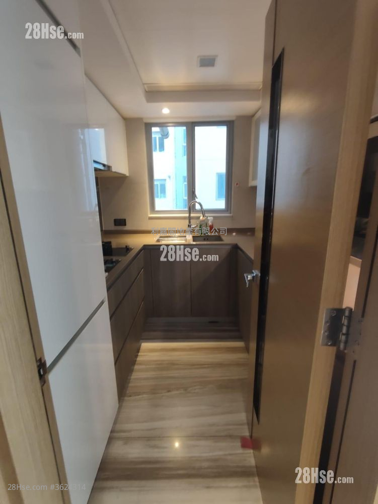 峻巒 售盤 3 房 , 1 浴室 714 平方呎 峻巒 售盤 3 房 , 1 浴室 714 平方呎