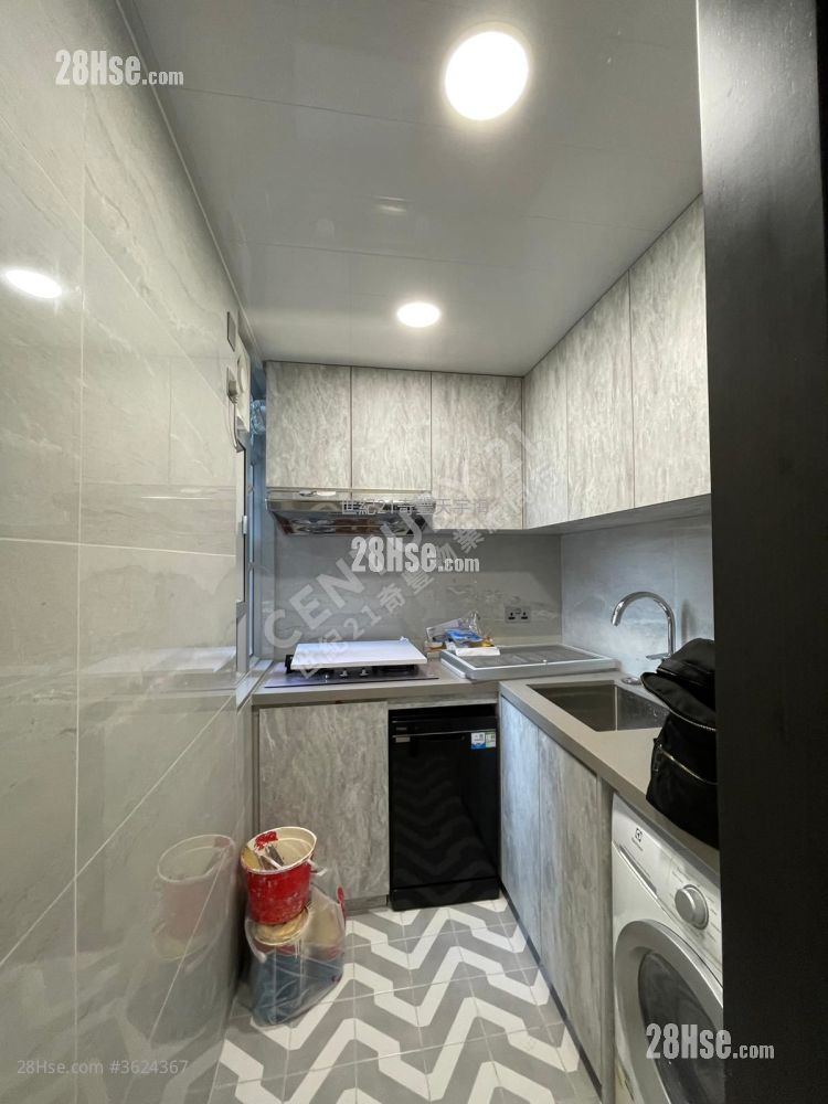 Kam Chun Court Sell 2 Bedrooms , 1 Bathroom 447 ft² Kam Chun Court Sell 2 Bedrooms , 1 Bathroom 447 ft²