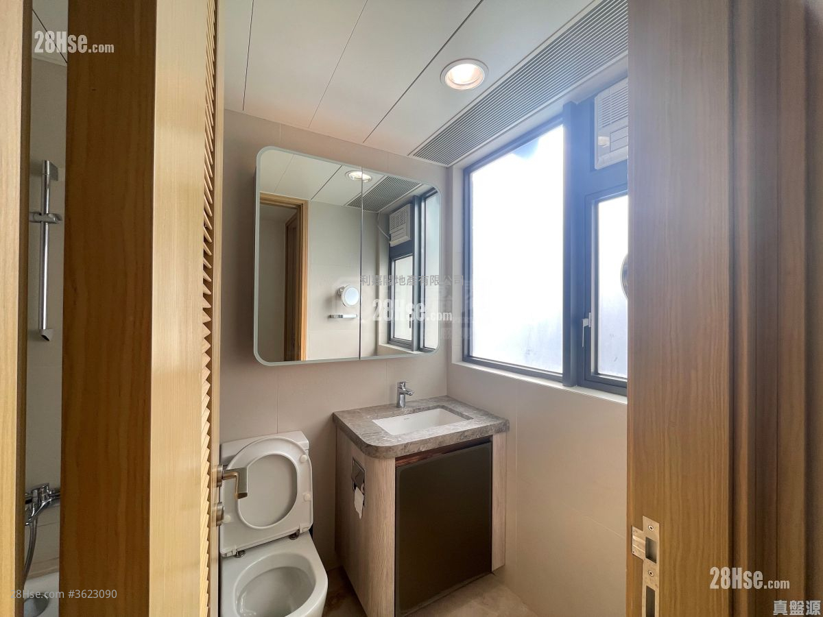 Alto Residences Sell 2 Bedrooms 604 ft² Alto Residences Sell 2 Bedrooms 604 ft²