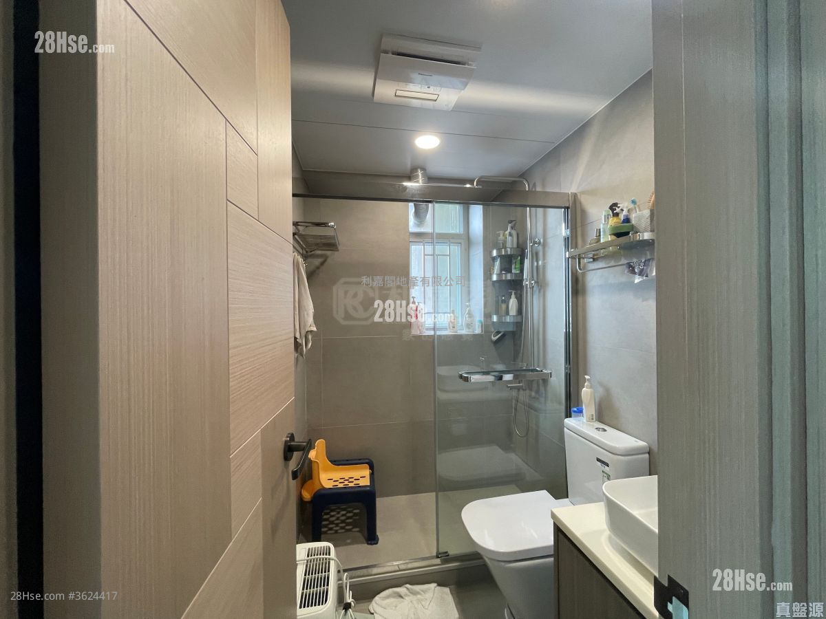 Metro Town Rental 3 Bedrooms , 2 Bathrooms 678 ft² Metro Town Rental 3 Bedrooms , 2 Bathrooms 678 ft²