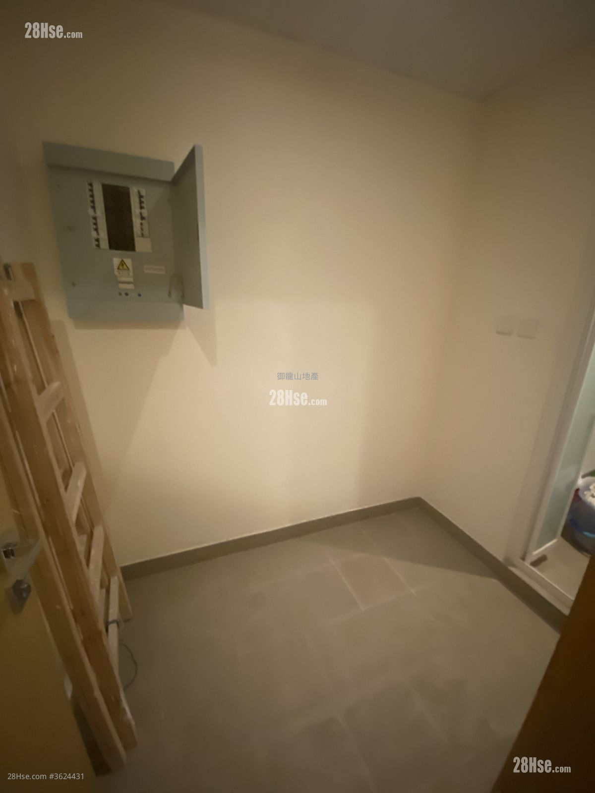 Dragons Range Rental 3 Bedrooms , 2 Bathrooms 985 ft² Dragons Range Rental 3 Bedrooms , 2 Bathrooms 985 ft²