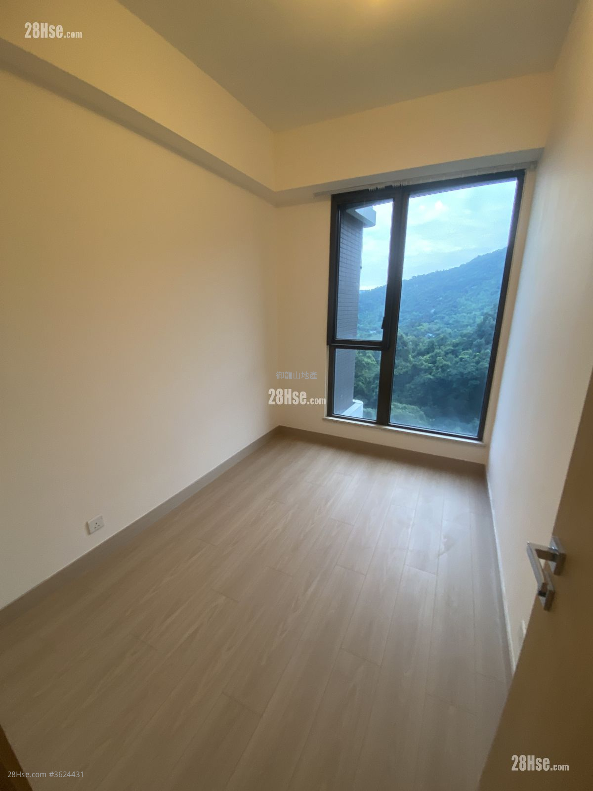 Dragons Range Rental 3 Bedrooms , 2 Bathrooms 985 ft² Dragons Range Rental 3 Bedrooms , 2 Bathrooms 985 ft²