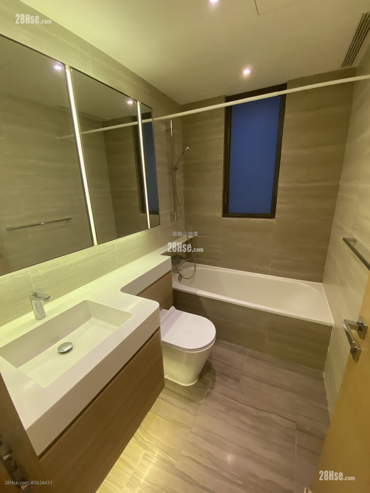 Dragons Range Rental 3 Bedrooms , 2 Bathrooms 985 ft² Dragons Range Rental 3 Bedrooms , 2 Bathrooms 985 ft²