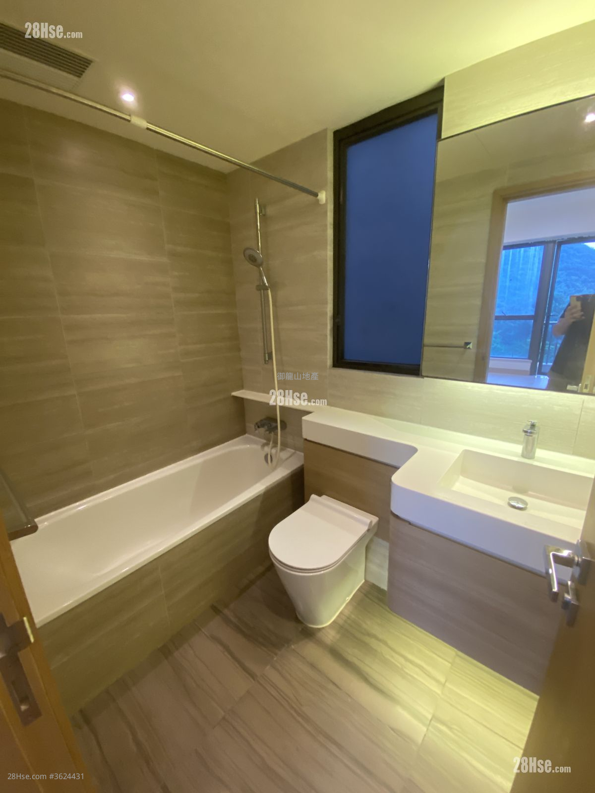 Dragons Range Rental 3 Bedrooms , 2 Bathrooms 985 ft² Dragons Range Rental 3 Bedrooms , 2 Bathrooms 985 ft²