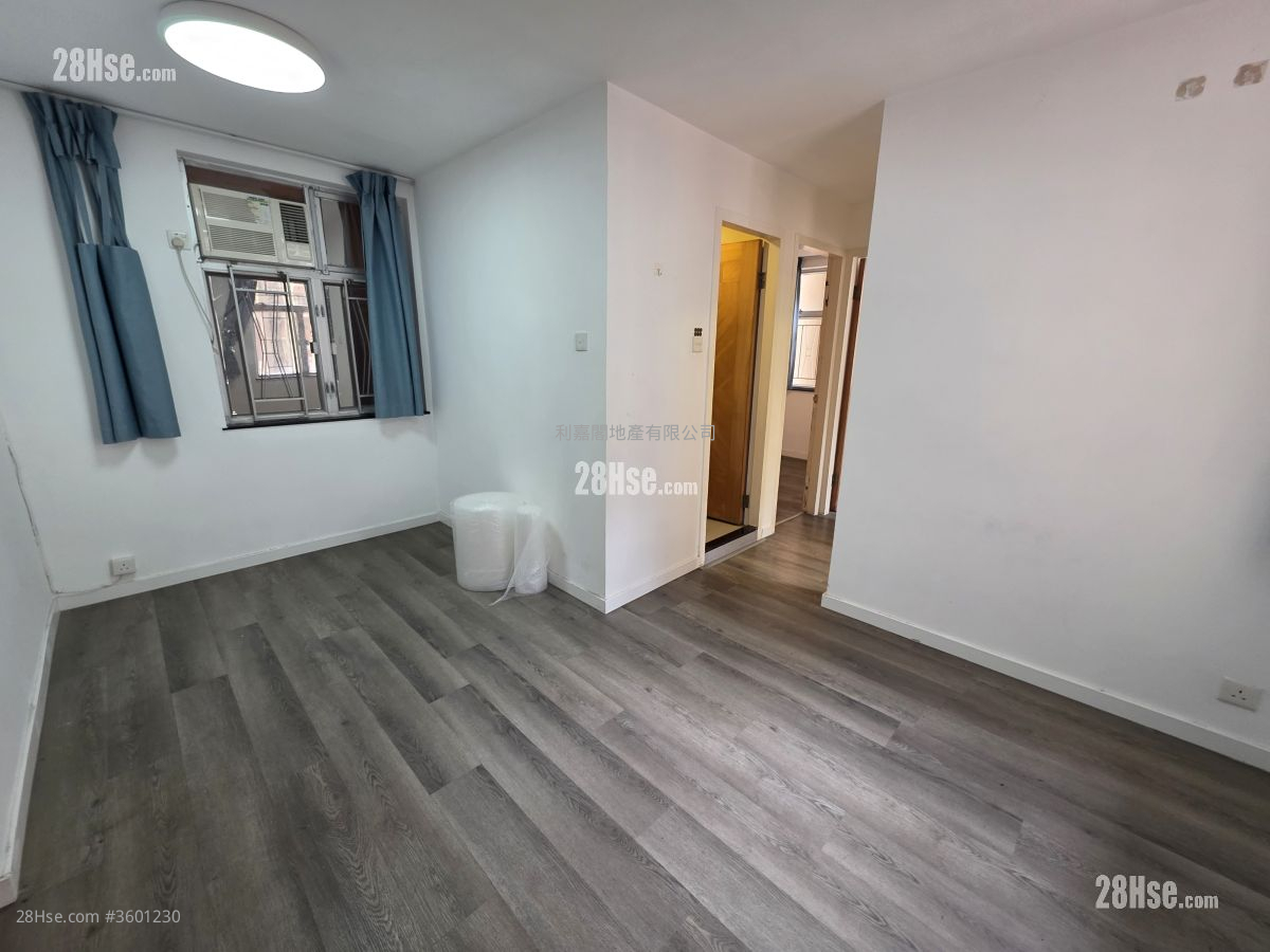 Amoy Gardens Sell 2 Bedrooms 375 ft²