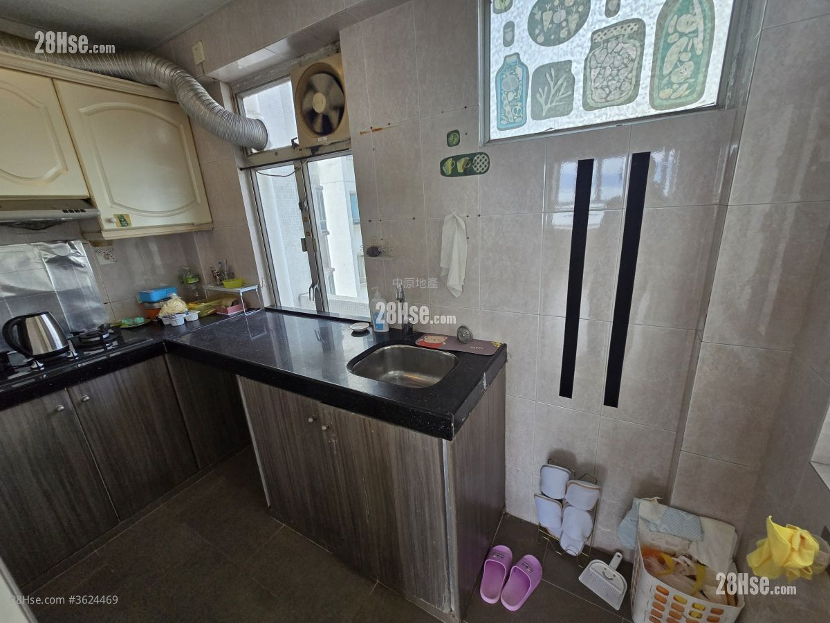 Seaview Garden Sell 2 Bedrooms , 1 Bathroom 582 ft² Seaview Garden Sell 2 Bedrooms , 1 Bathroom 582 ft²