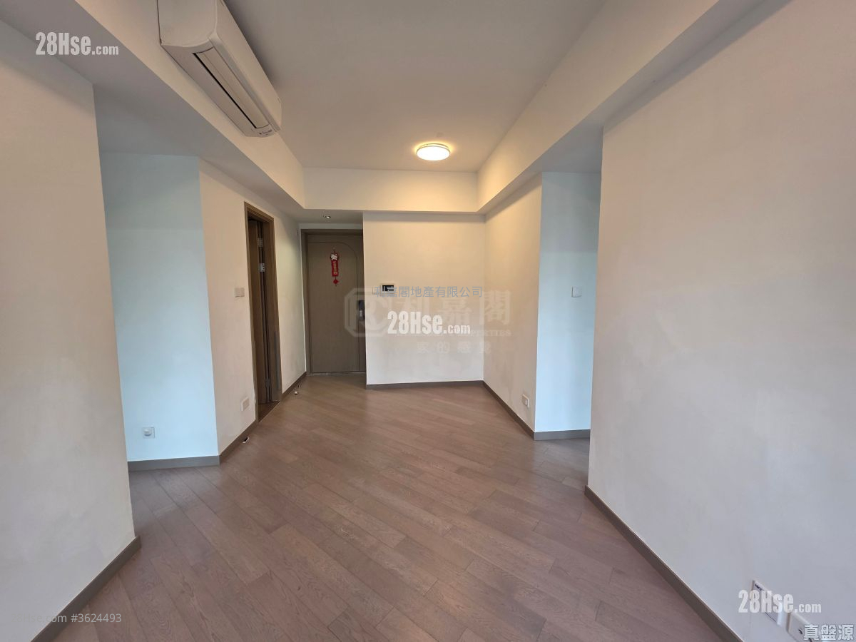 Upper River Bank Rental 658 ft² Upper River Bank Rental 658 ft²