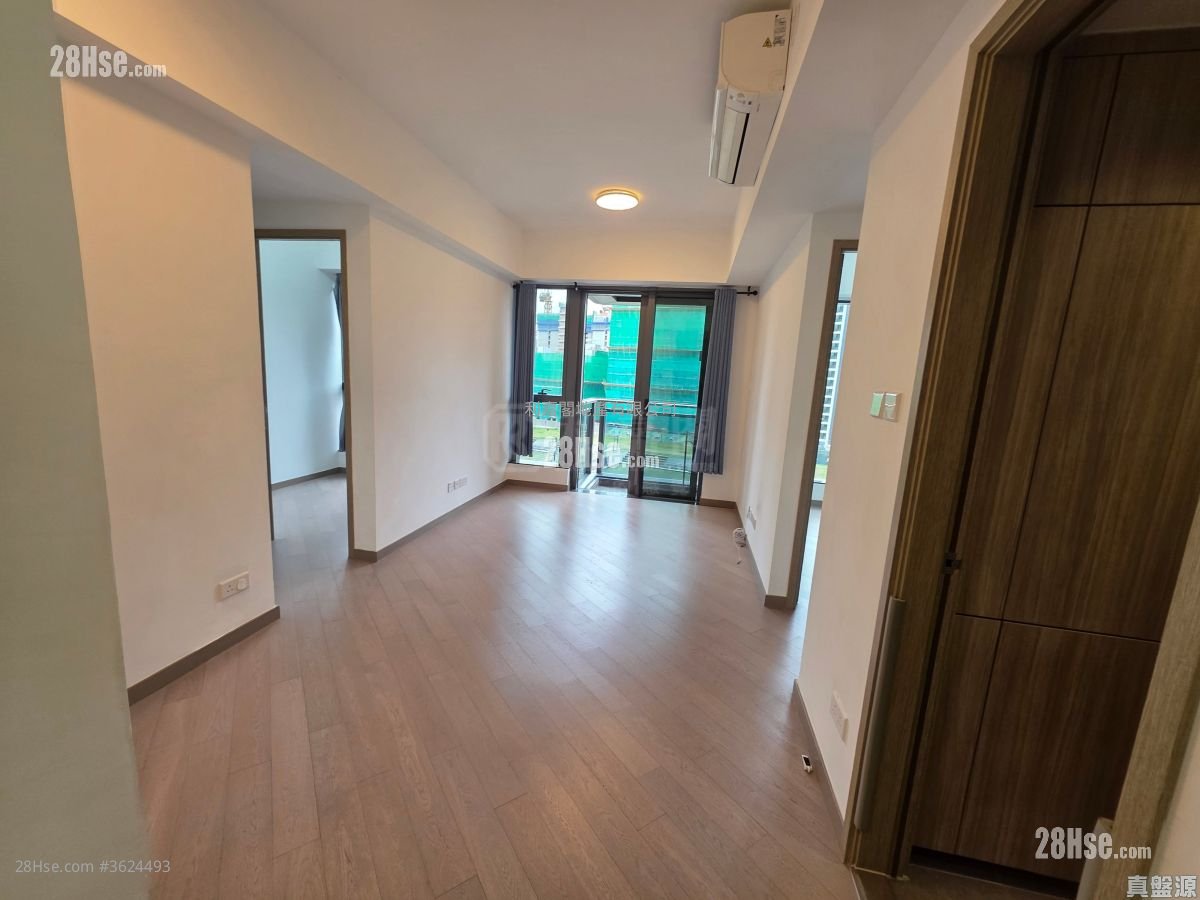 Upper River Bank Rental 658 ft² Upper River Bank Rental 658 ft²