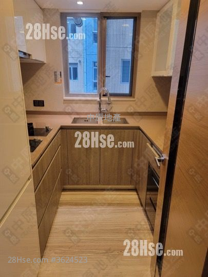 峻巒 售盤 3 房 , 2 浴室 716 平方呎 峻巒 售盤 3 房 , 2 浴室 716 平方呎