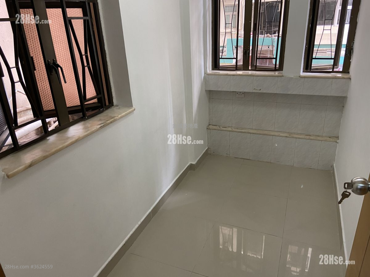 Man Yiu Building Rental 2 Bedrooms , 1 Bathroom 236 ft²