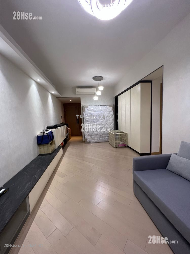 峻巒 售盤 3 房 , 2 浴室 716 平方呎 峻巒 售盤 3 房 , 2 浴室 716 平方呎