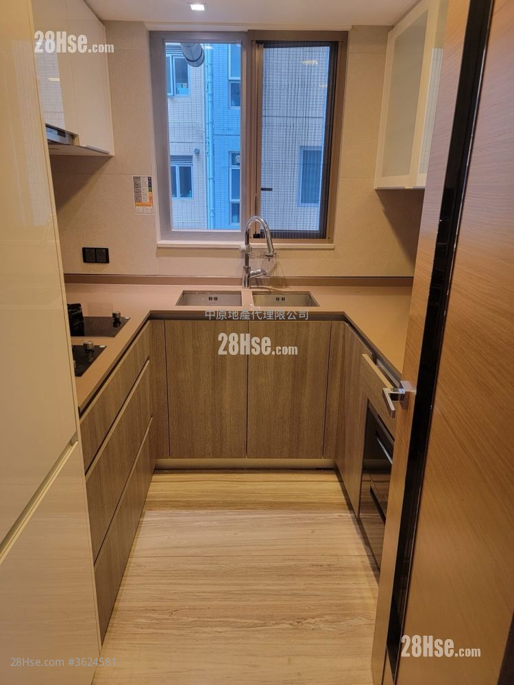 峻巒 售盤 3 房 , 2 浴室 716 平方呎 峻巒 售盤 3 房 , 2 浴室 716 平方呎