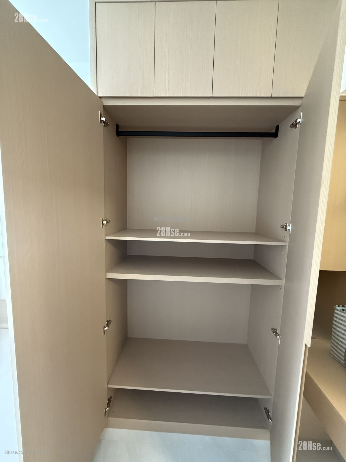 光華大廈 租盤 2 房 , 1 浴室 452 平方呎 光華大廈 租盤 2 房 , 1 浴室 452 平方呎