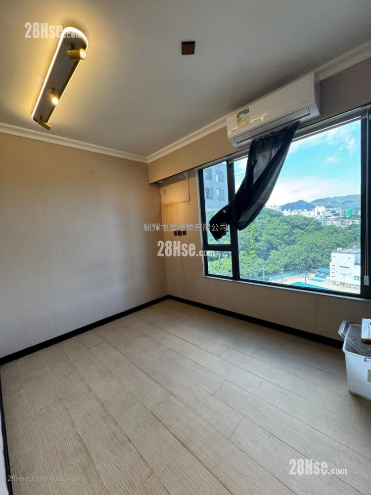 Foursquare Mansion Rental 2 Bedrooms , 1 Bathroom 563 ft² Foursquare Mansion Rental 2 Bedrooms , 1 Bathroom 563 ft²