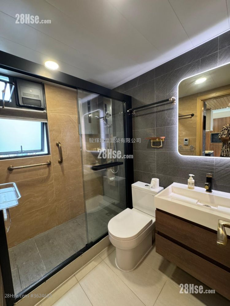 Foursquare Mansion Rental 2 Bedrooms , 1 Bathroom 563 ft² Foursquare Mansion Rental 2 Bedrooms , 1 Bathroom 563 ft²