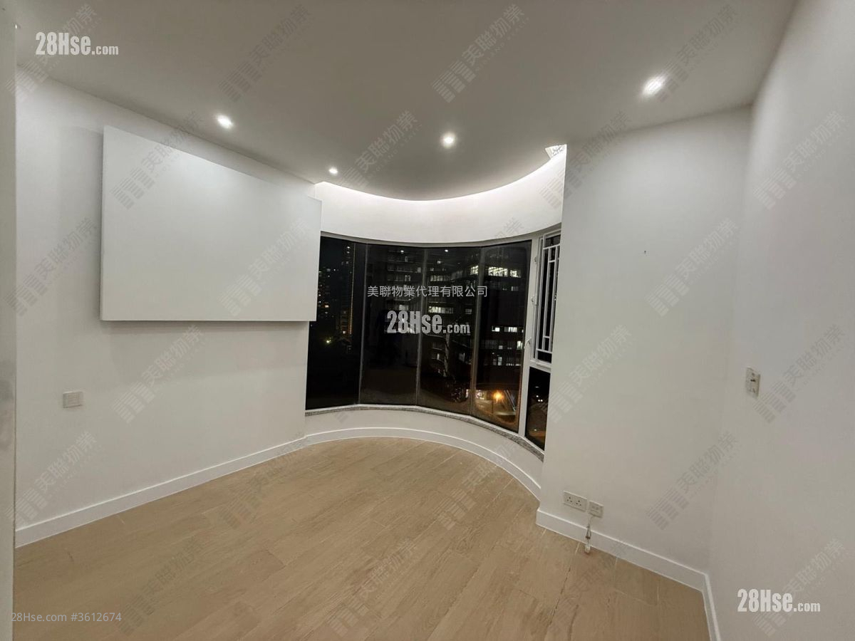 雅利德樺臺 售盤 3 房 , 3 浴室 949 平方呎