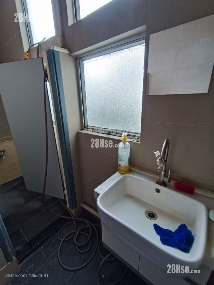 Wang Yip Centre Rental 1 Bedroom , 2 Toilets 1,880 ft² Wang Yip Centre Rental 1 Bedroom , 2 Toilets 1,880 ft²