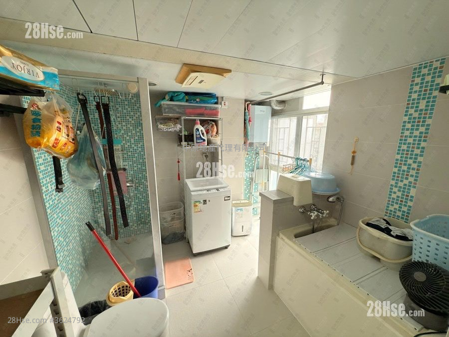 Mei Foo Sun Chuen Sell 2 Bedrooms , 1 Bathroom 611 ft² Mei Foo Sun Chuen Sell 2 Bedrooms , 1 Bathroom 611 ft²