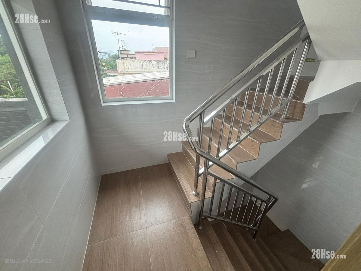 村屋 租盤 3 房 , 1 浴室 700 平方呎 村屋 租盤 3 房 , 1 浴室 700 平方呎