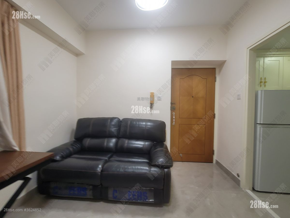 Wai Wah Centre Sell 1 Bedroom 297 ft² Wai Wah Centre Sell 1 Bedroom 297 ft²