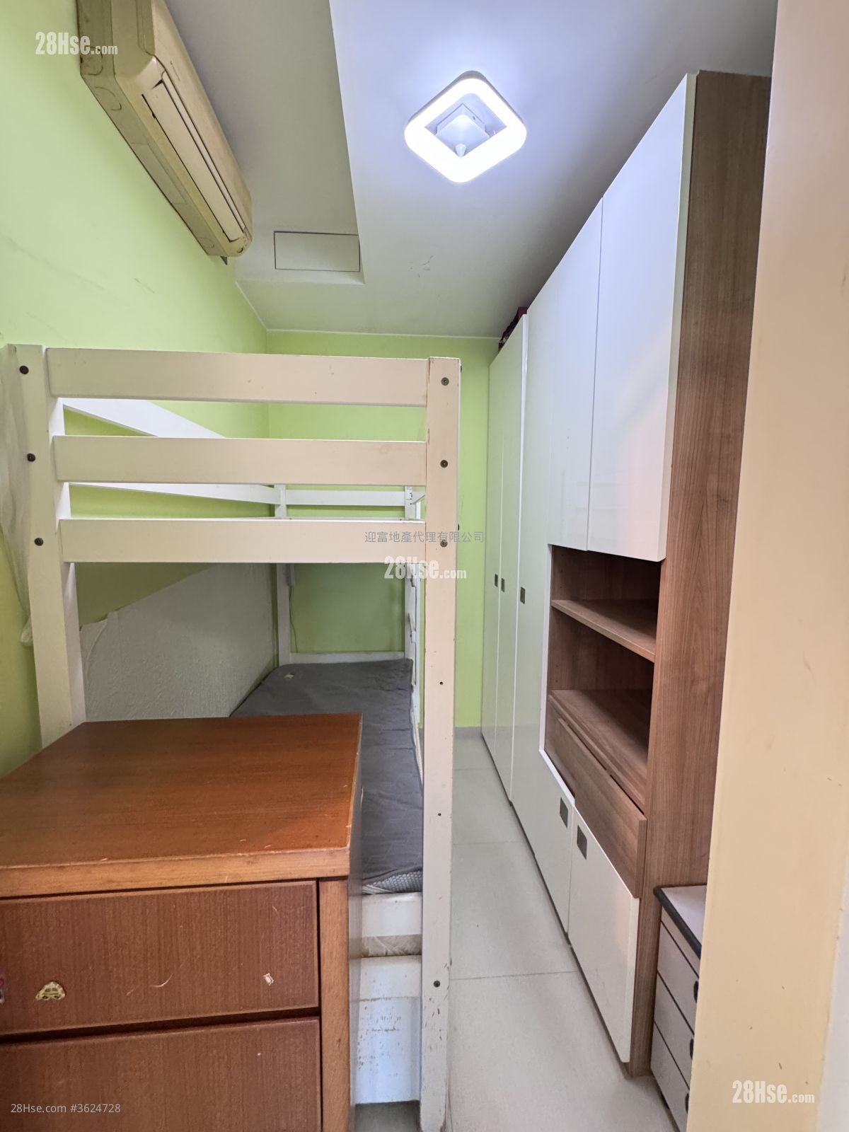 Royal Peninsula Sell 3 Bedrooms , 2 Bathrooms 713 ft² Royal Peninsula Sell 3 Bedrooms , 2 Bathrooms 713 ft²