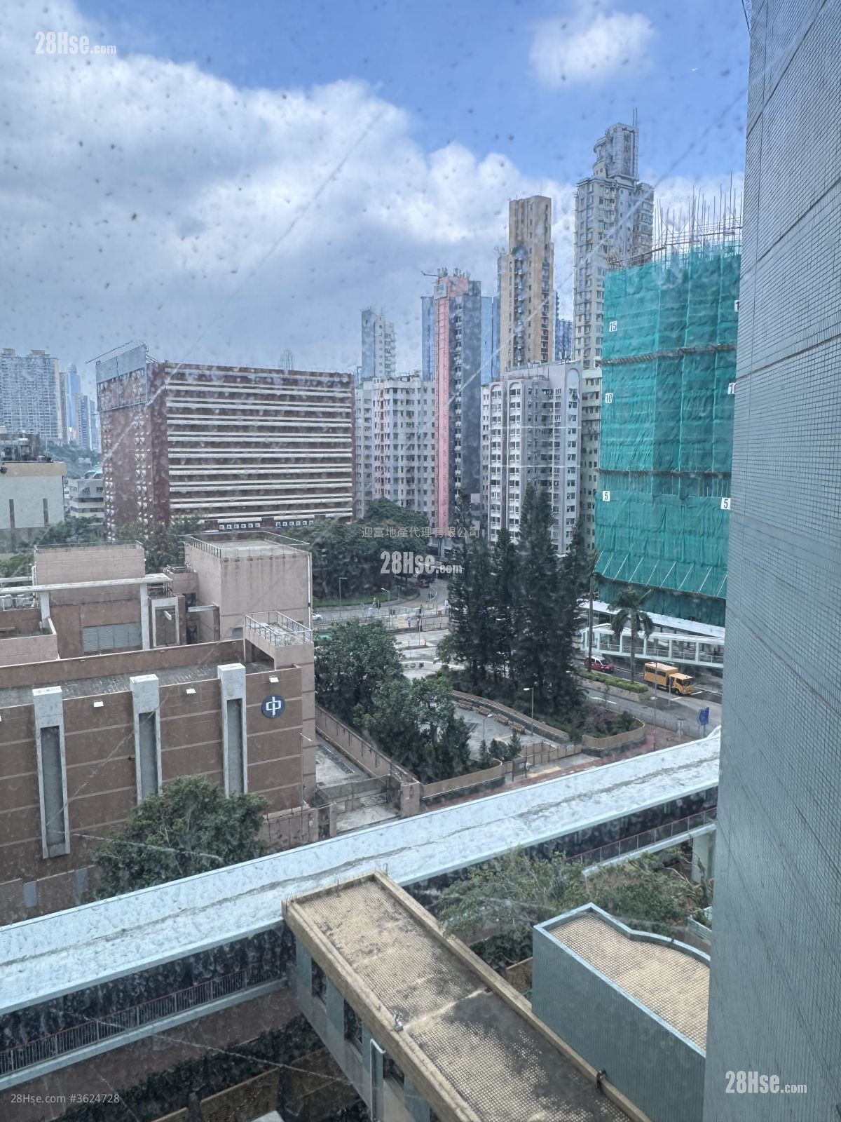 Royal Peninsula Sell 3 Bedrooms , 2 Bathrooms 713 ft² Royal Peninsula Sell 3 Bedrooms , 2 Bathrooms 713 ft²