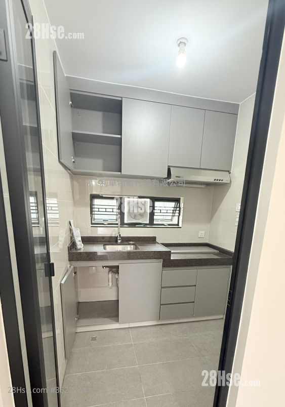 Village Rental Studio , 1 Bathroom 350 ft² Village Rental Studio , 1 Bathroom 350 ft²