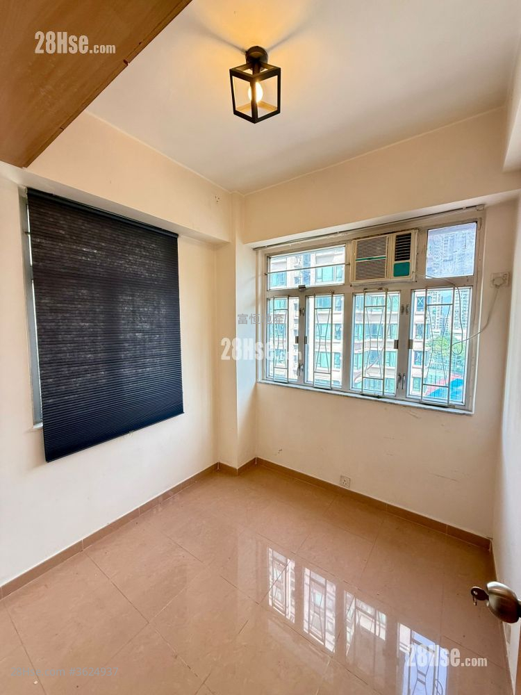 興華大廈 租盤 2 房 , 1 浴室 350 平方呎 興華大廈 租盤 2 房 , 1 浴室 350 平方呎