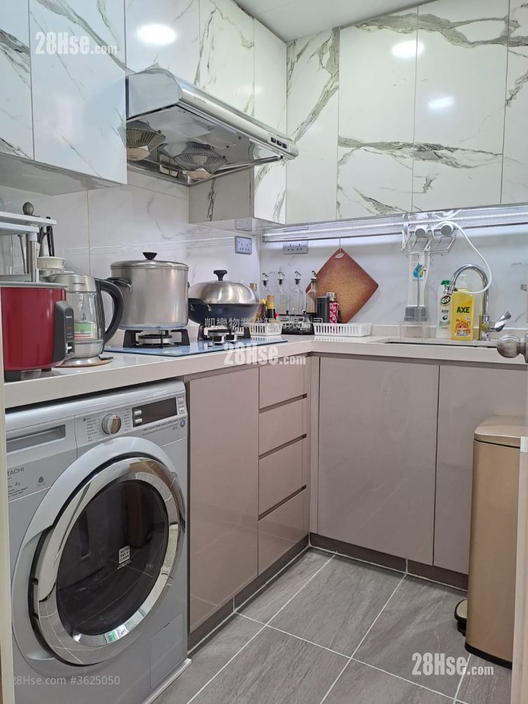 Kwun Tak Court Sell 2 Bedrooms , 1 Bathroom 483 ft² Kwun Tak Court Sell 2 Bedrooms , 1 Bathroom 483 ft²