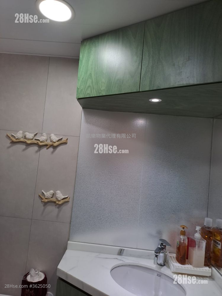 Kwun Tak Court Sell 2 Bedrooms , 1 Bathroom 483 ft² Kwun Tak Court Sell 2 Bedrooms , 1 Bathroom 483 ft²