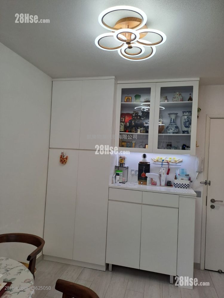 Kwun Tak Court Sell 2 Bedrooms , 1 Bathroom 483 ft² Kwun Tak Court Sell 2 Bedrooms , 1 Bathroom 483 ft²