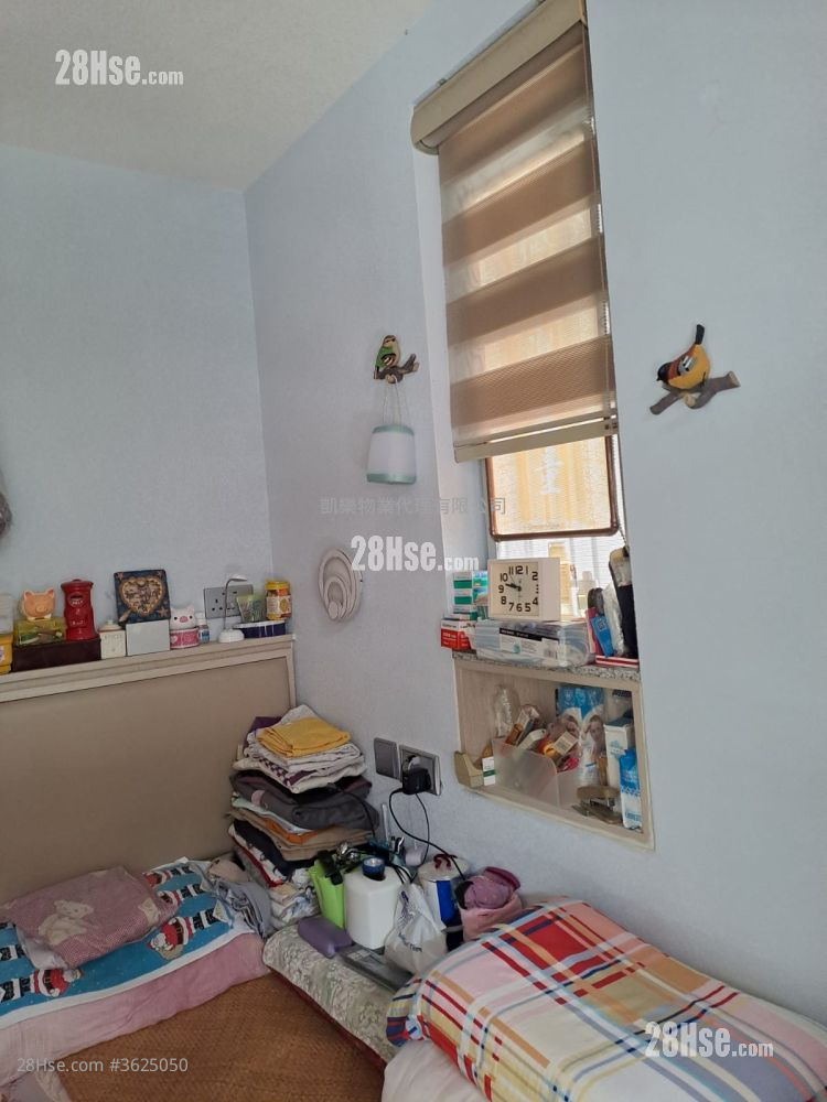 Kwun Tak Court Sell 2 Bedrooms , 1 Bathroom 483 ft² Kwun Tak Court Sell 2 Bedrooms , 1 Bathroom 483 ft²