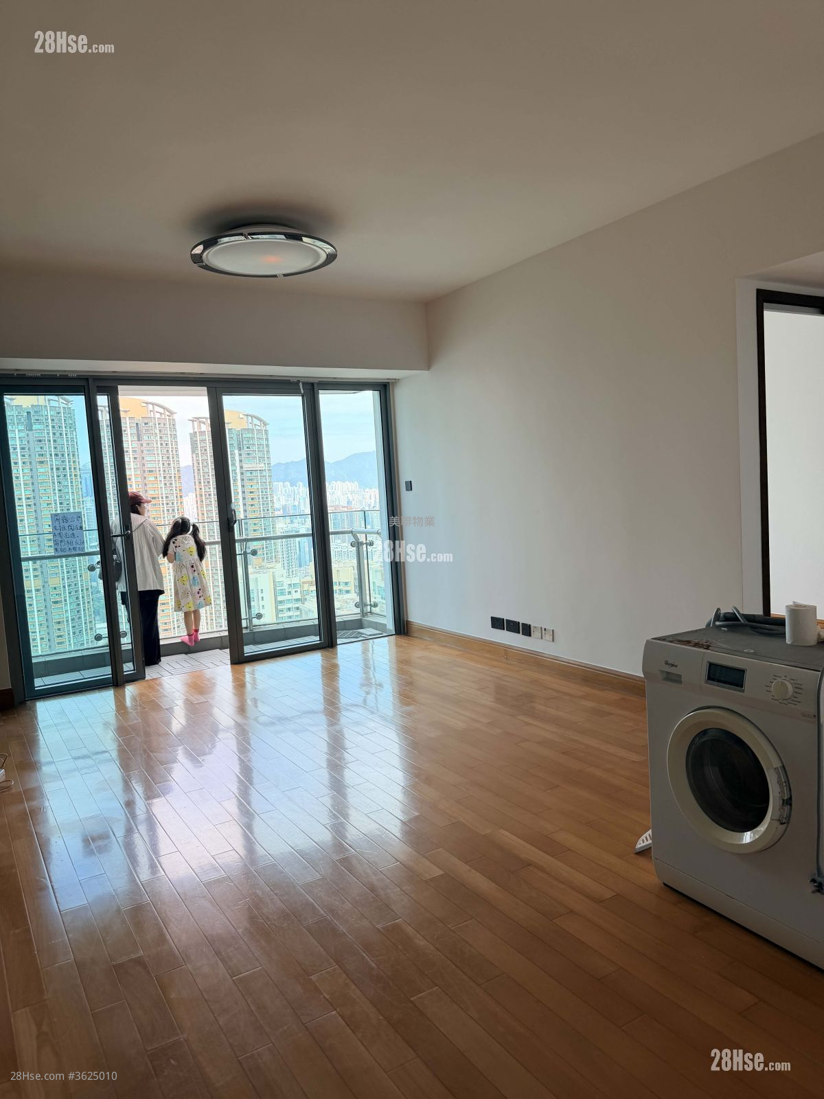 廳: 君臨天下 租盤 2 房 , 2 浴室 804 平方呎 廳: 君臨天下 租盤 2 房 , 2 浴室 804 平方呎