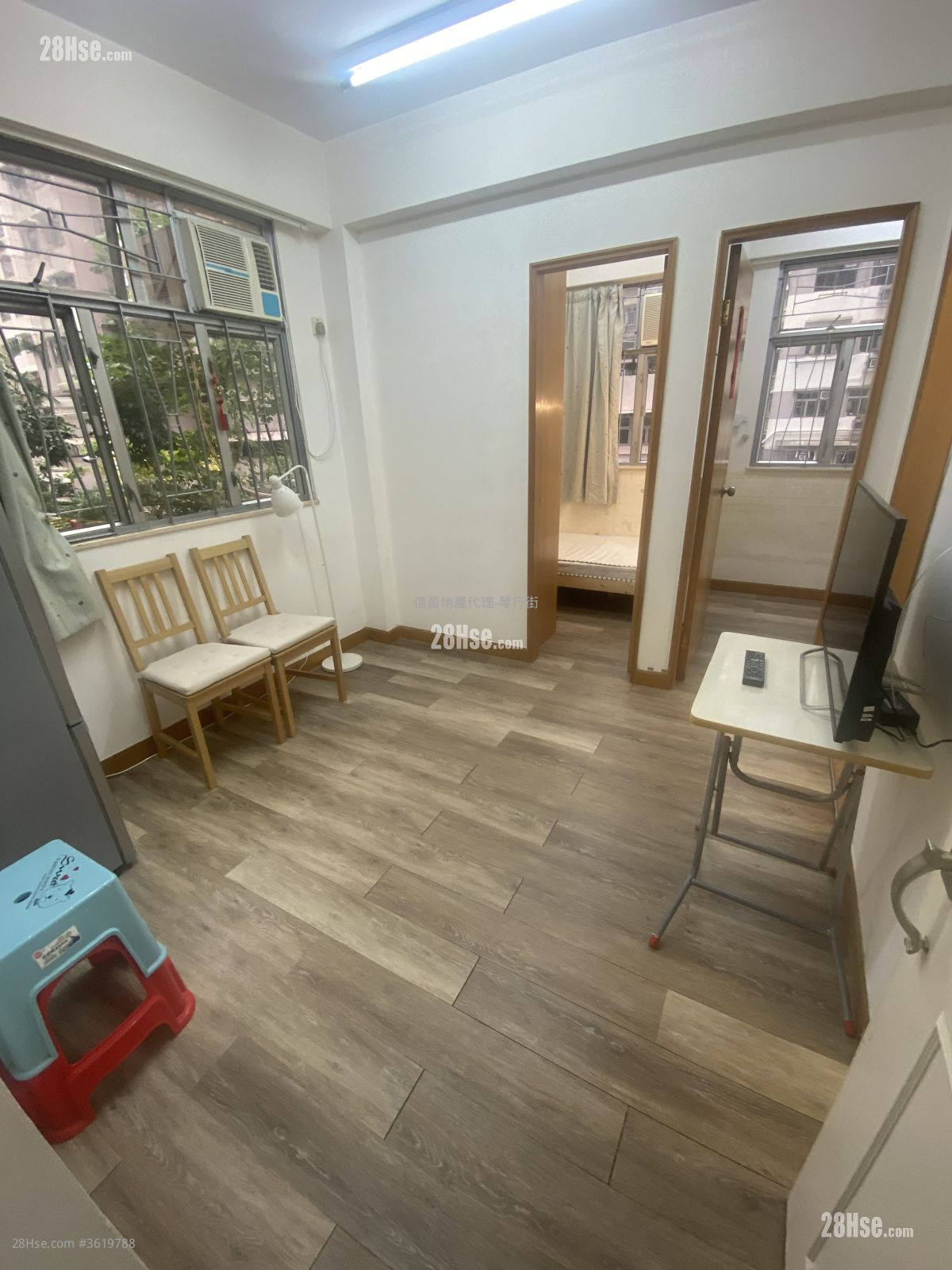 兆年大廈 租盤 2 房 , 1 浴室 227 平方呎