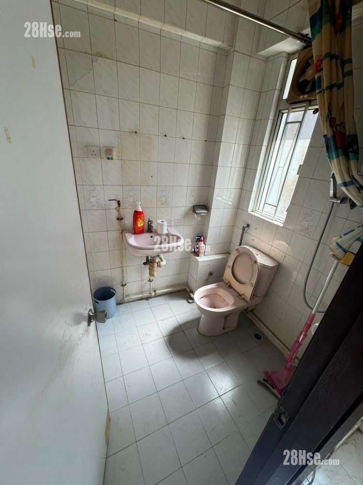 Man Hee Mansion Sell 2 Bedrooms , 1 Bathroom 336 ft² Man Hee Mansion Sell 2 Bedrooms , 1 Bathroom 336 ft²