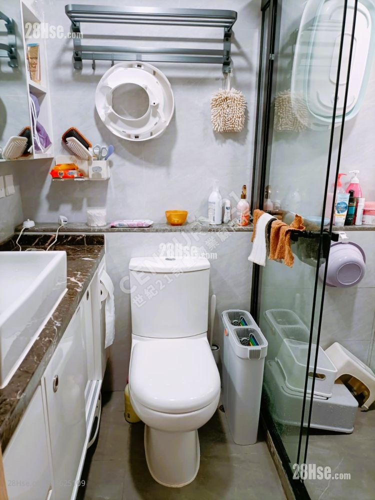 Kam Chun Court Sell 2 Bedrooms , 1 Bathroom 384 ft² Kam Chun Court Sell 2 Bedrooms , 1 Bathroom 384 ft²