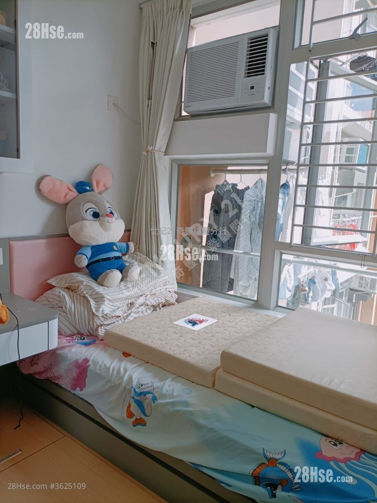 Kam Chun Court Sell 2 Bedrooms , 1 Bathroom 384 ft² Kam Chun Court Sell 2 Bedrooms , 1 Bathroom 384 ft²