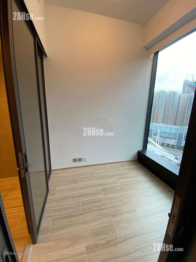 Aquila Square Mile Sell 1 Bedroom , 1 Bathroom 256 ft² Aquila Square Mile Sell 1 Bedroom , 1 Bathroom 256 ft²