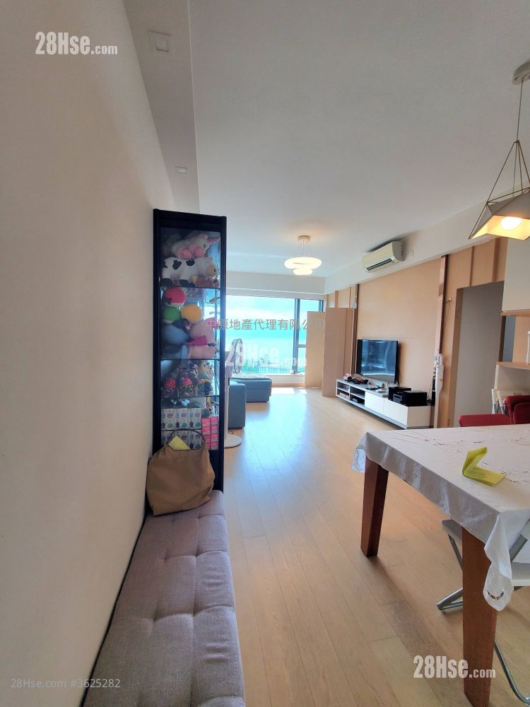 The Bloomsway Sell 3 Bedrooms 891 ft² The Bloomsway Sell 3 Bedrooms 891 ft²