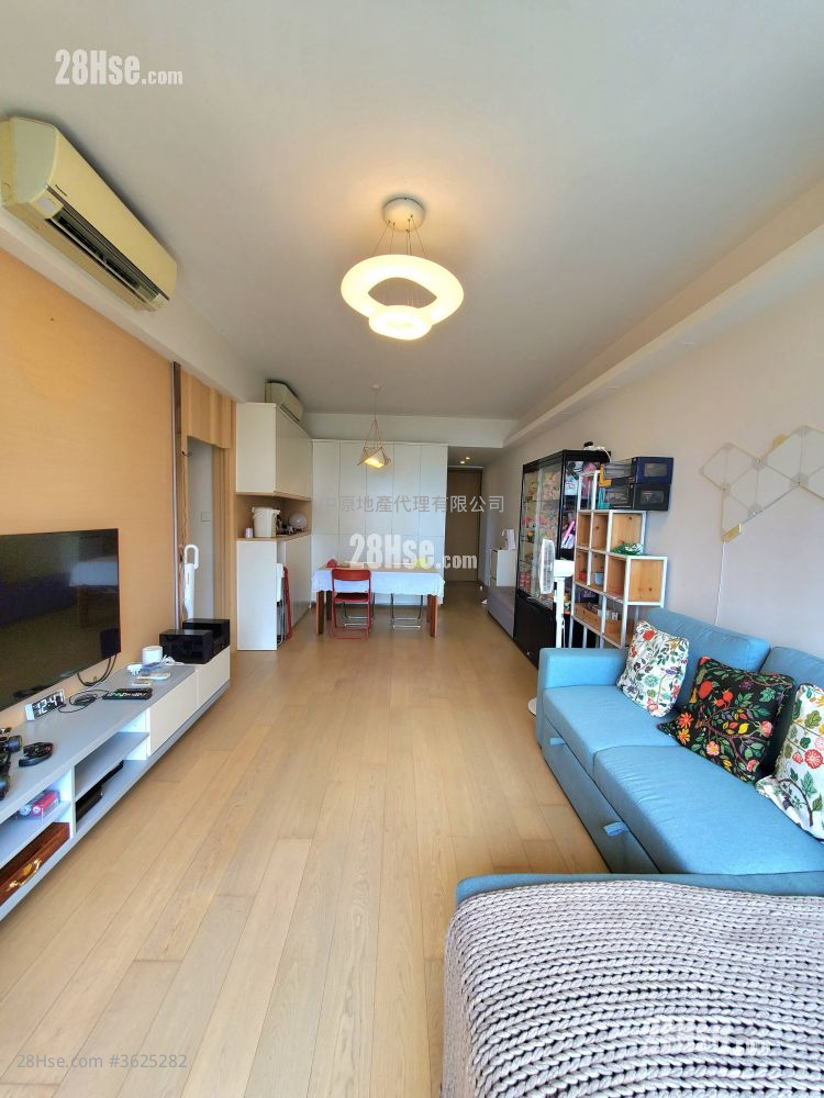 The Bloomsway Sell 3 Bedrooms 891 ft² The Bloomsway Sell 3 Bedrooms 891 ft²