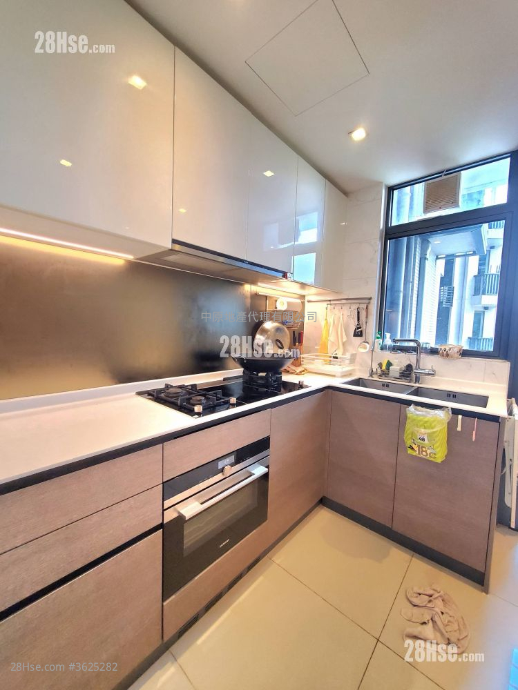 The Bloomsway Sell 3 Bedrooms 891 ft² The Bloomsway Sell 3 Bedrooms 891 ft²