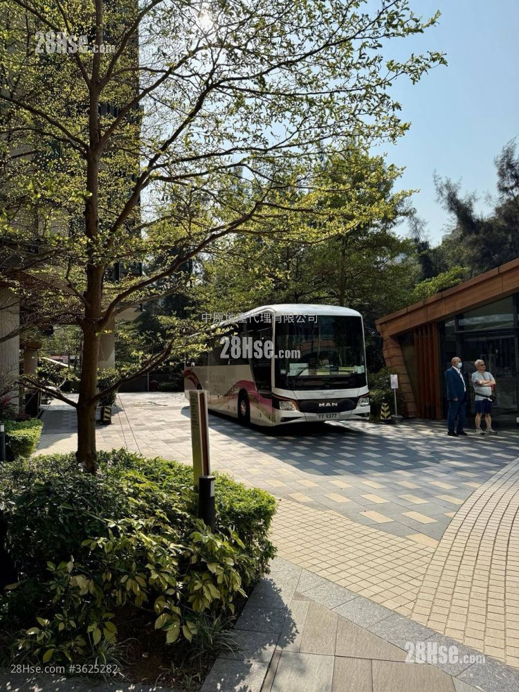 The Bloomsway Sell 3 Bedrooms 891 ft² The Bloomsway Sell 3 Bedrooms 891 ft²