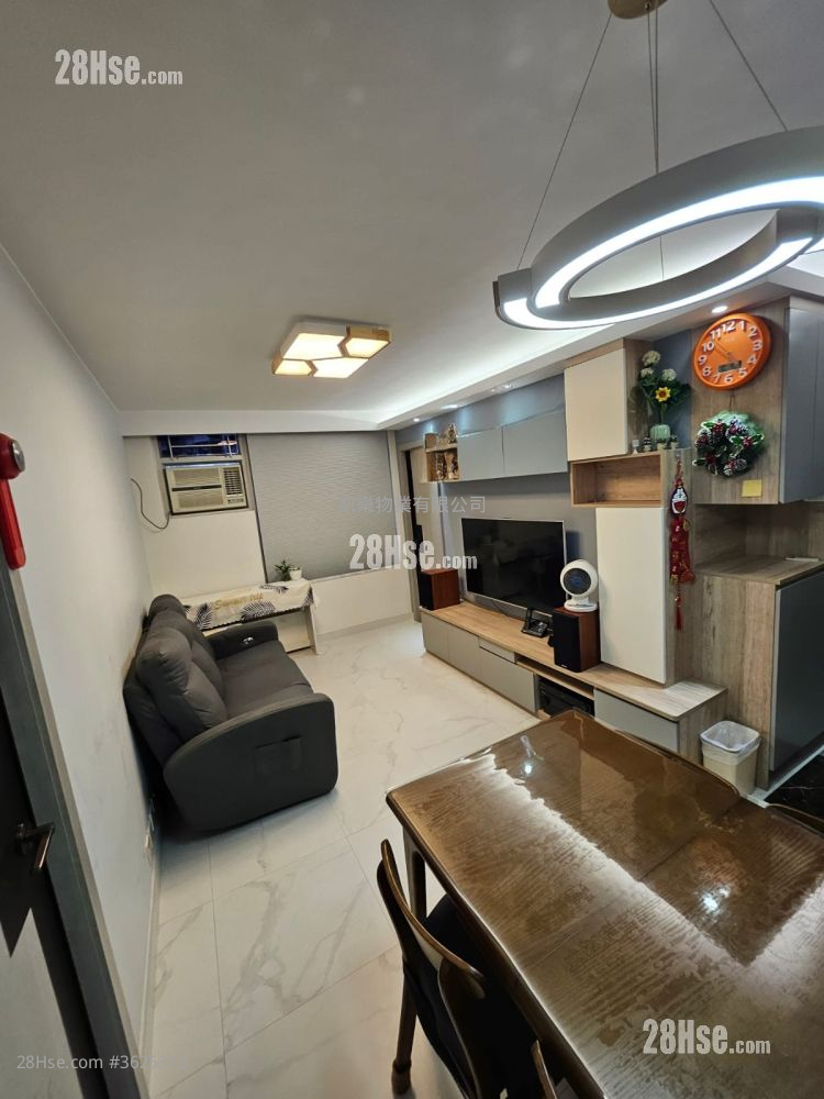 Hoi Lok Court Sell 2 Bedrooms , 1 Bathroom 473 ft²